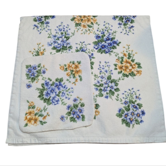 Vintage Liz Claiborne Floral Blue and Yellow Towel Set Bath Sheet Face Cloth - Picture 3 of 4